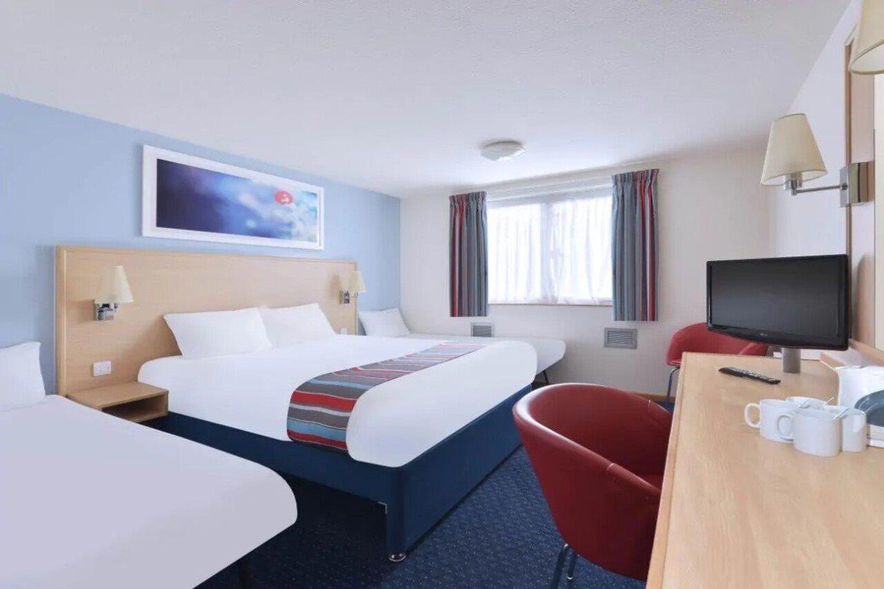 แทรเวลลอดจ์ บอร์นมัธ Hotel ภายนอก รูปภาพ