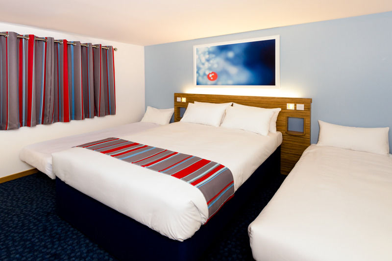 แทรเวลลอดจ์ บอร์นมัธ Hotel ภายนอก รูปภาพ